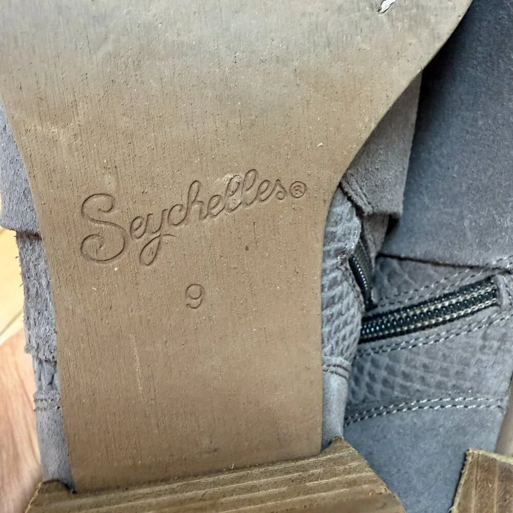Seychelles Score Suede Booties Ankle boots Shooties Taupe Grey Brown Size 9